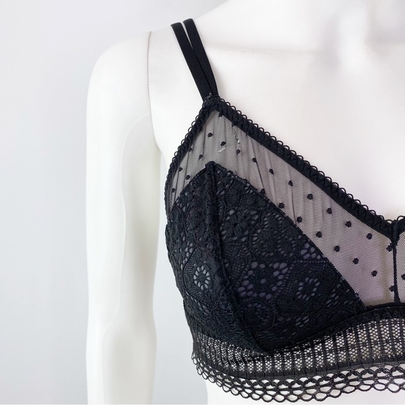 Victoria's Secret Black Lace Wireless Bra with Mesh Trim Size L Gothic Sexy - Picture 2 of 8